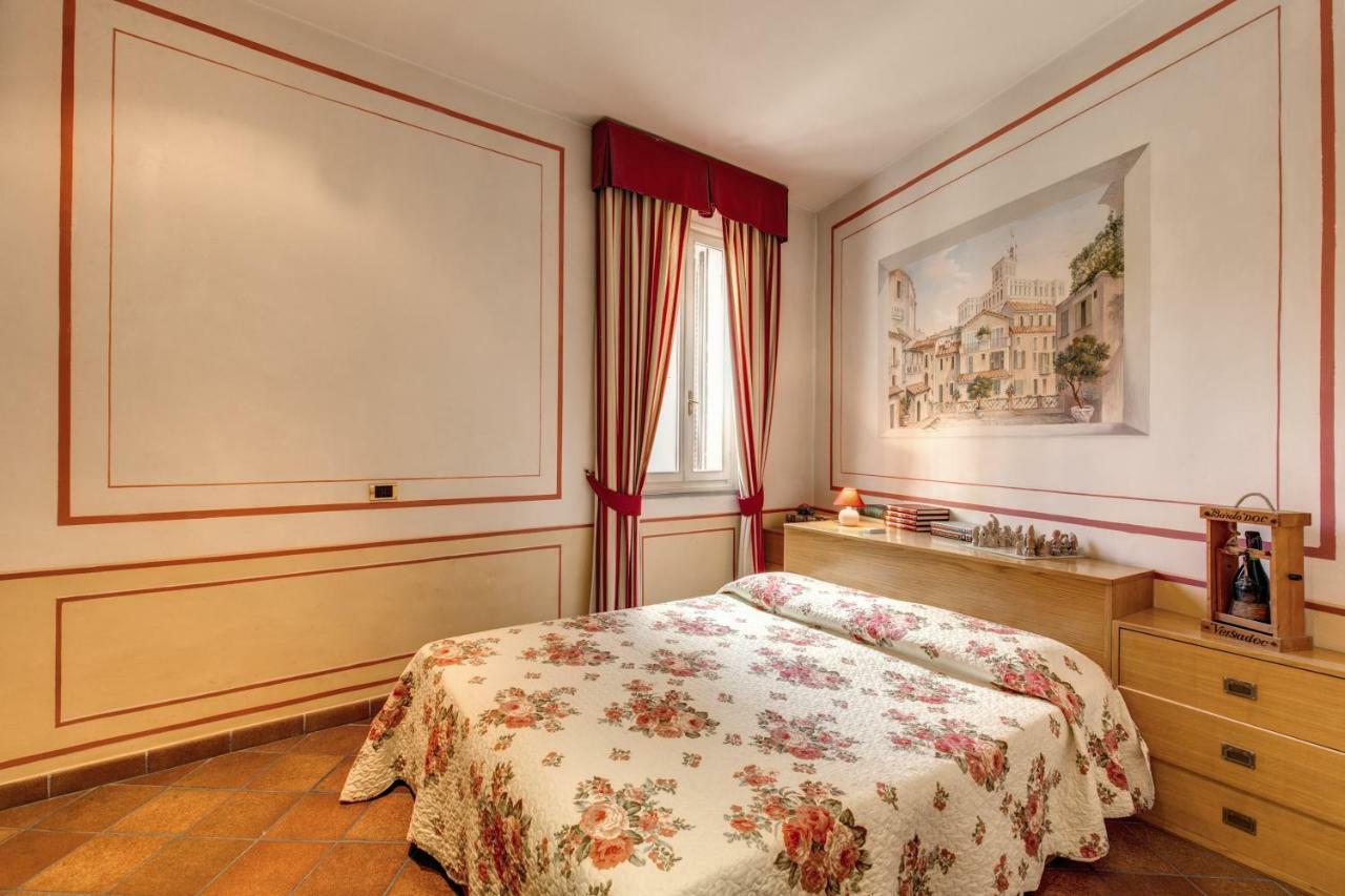 Ferienwohnung Lovely Flat By The Trevi Fountain Rom Exterior foto