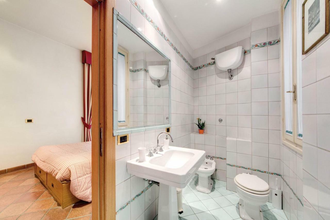 Ferienwohnung Lovely Flat By The Trevi Fountain Rom Exterior foto